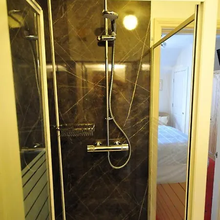 Abacourt House 4*